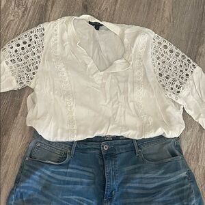 Elegant White Lace Sleeve Women's Top and jean’s